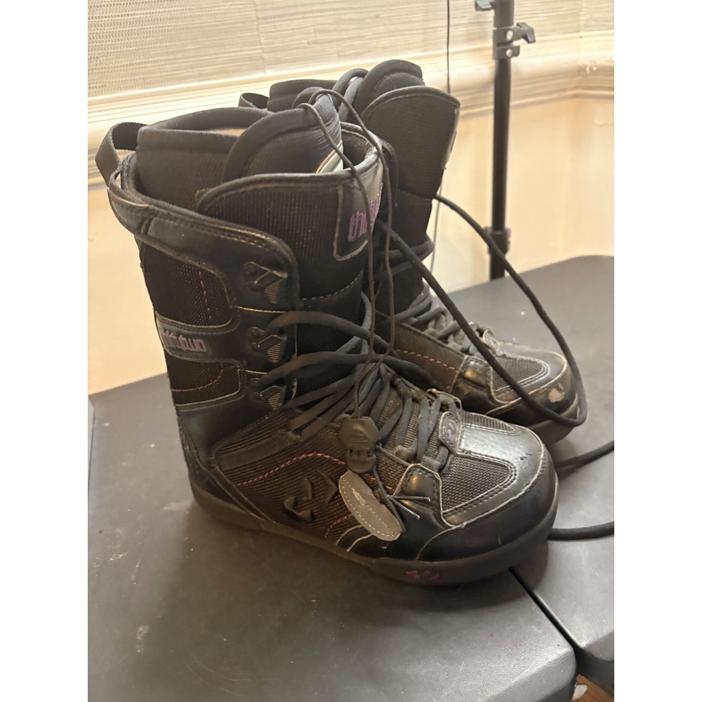 ThirtyTwo Prion Snowboard Boots Black Purple Womens Size 9 Laced Winter Sports